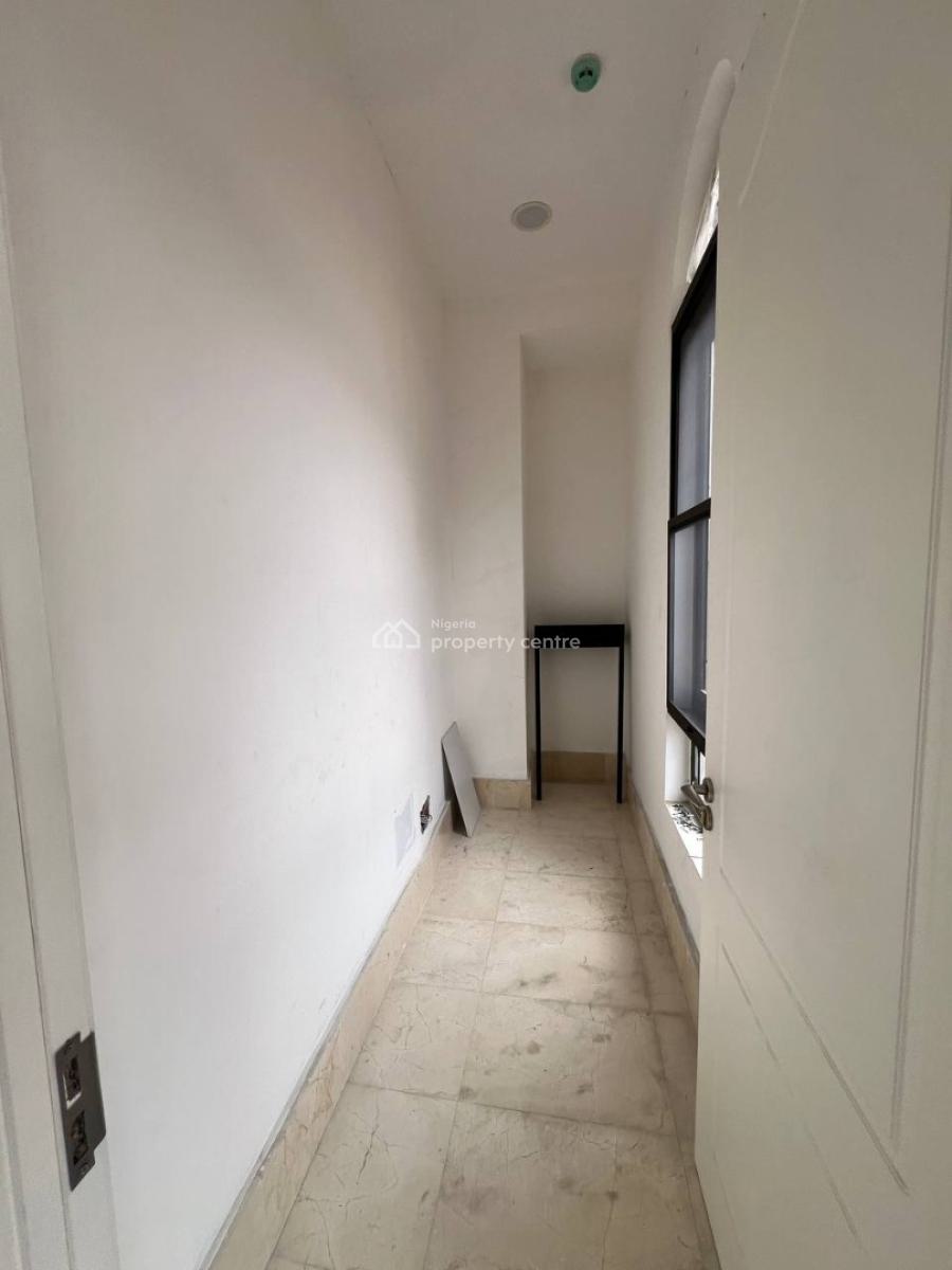 a 3 Bedroom Apartment with a  Bq, Lekki Phase 1, Lekki, Lagos, Flat / Apartment for Rent