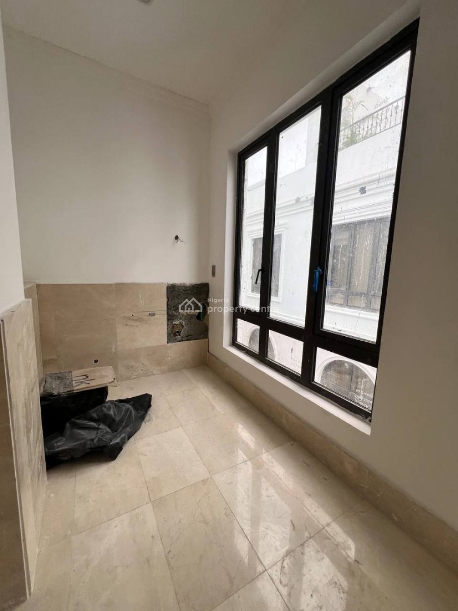 a 3 Bedroom Apartment with a  Bq, Lekki Phase 1, Lekki, Lagos, Flat / Apartment for Rent