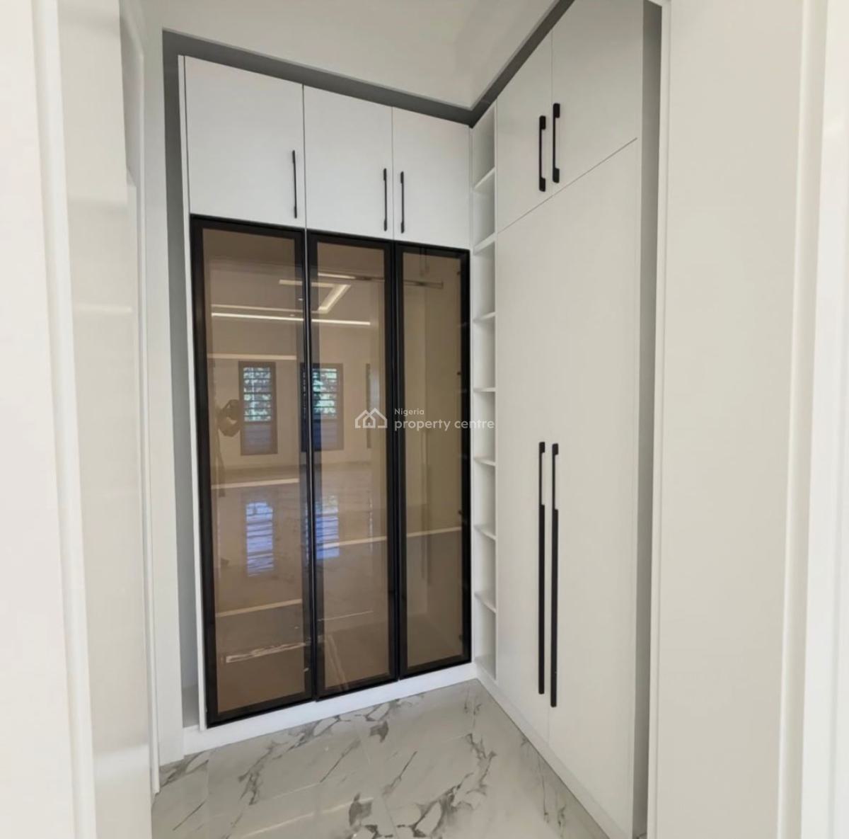 8 Bedrooms Luxury Smart Home with a Functional Elevator, Wuse 2, Abuja, Detached Duplex for Rent