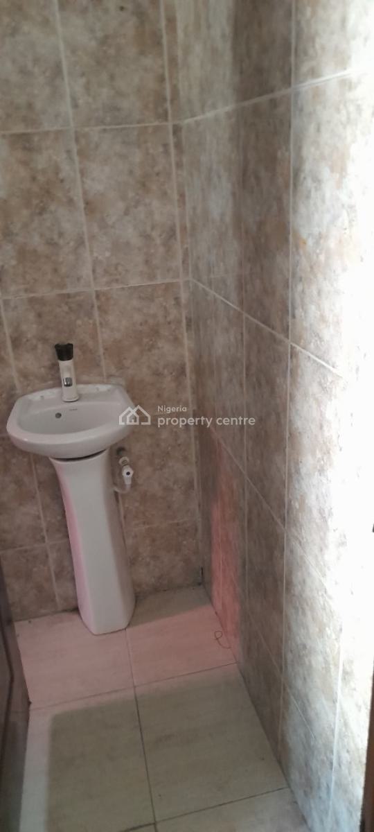 Self Serviced Commercial Duplex, New Market Road, Akiogu, Oniru, Victoria Island (vi), Lagos, House for Rent