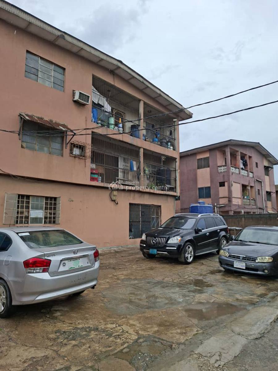 6nos of 3bedroom Flats, 2nos of 2 Bedroom and 2 Bedroom Bungalows, Oworo Road, Oworoshoki, Lagos., Oworonshoki, Kosofe, Lagos, Flat / Apartment for Sale