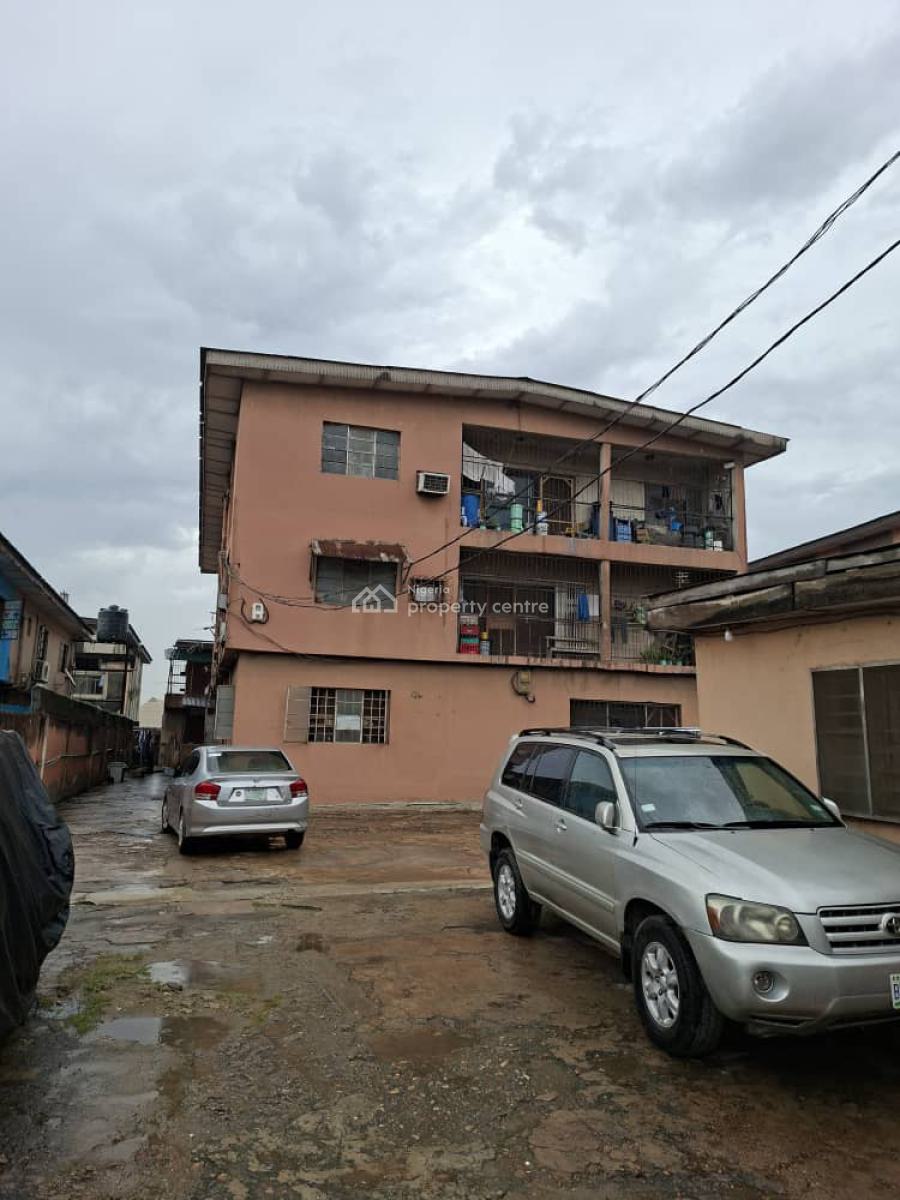 6nos of 3bedroom Flats, 2nos of 2 Bedroom and 2 Bedroom Bungalows, Oworo Road, Oworoshoki, Lagos., Oworonshoki, Kosofe, Lagos, Flat / Apartment for Sale