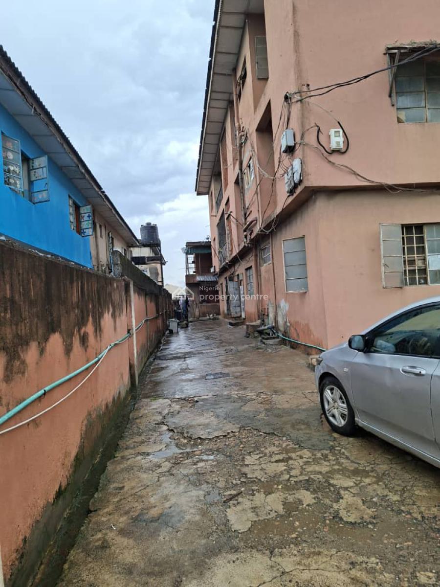 6nos of 3bedroom Flats, 2nos of 2 Bedroom and 2 Bedroom Bungalows, Oworo Road, Oworoshoki, Lagos., Oworonshoki, Kosofe, Lagos, Flat / Apartment for Sale