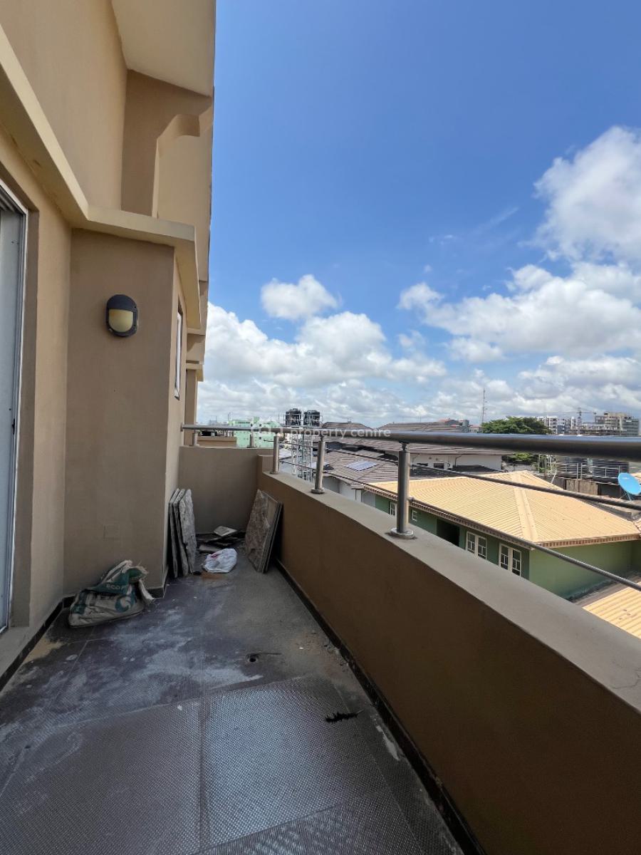 Well Built 3 Bedroom Apartment with Bq, Lekki Phase 1, Lekki, Lagos, Flat / Apartment for Rent