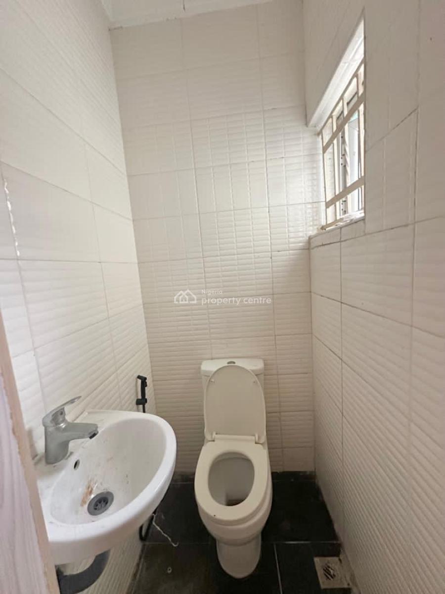 a Standard Studio Apartment  in a Secure Estate, Osapa, Lekki, Lagos, Self Contain (single Rooms) for Rent