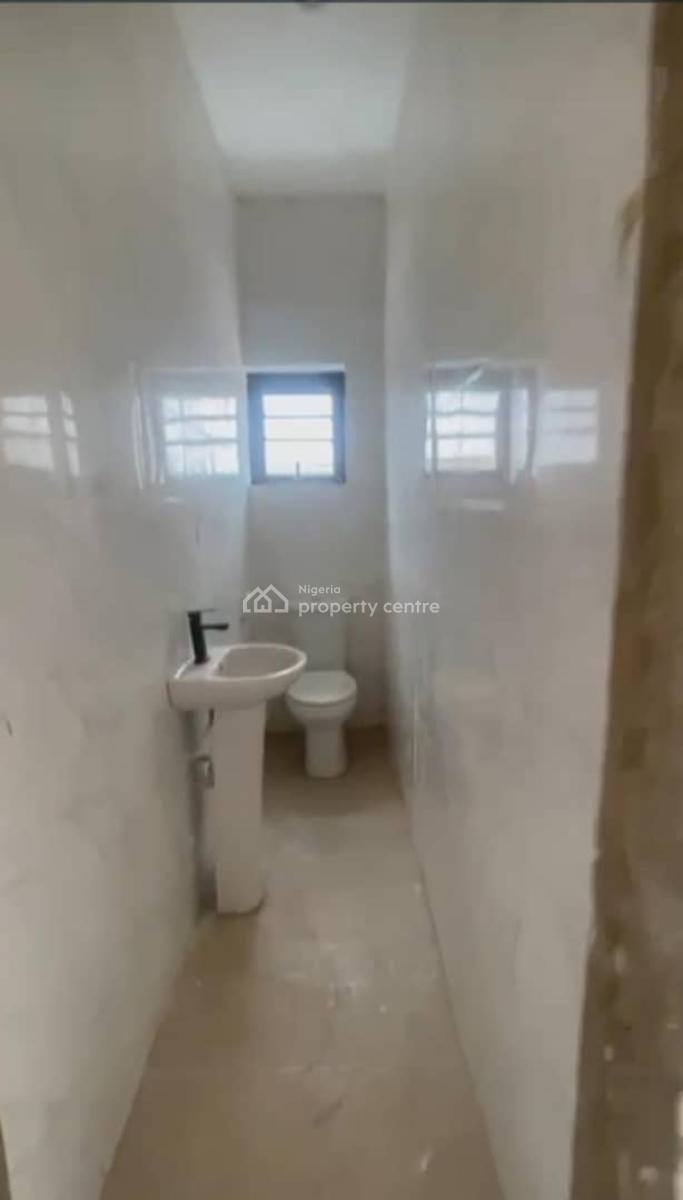 Lovely 2 Bedroom Flat, Palmgrove, Shomolu, Lagos, Flat / Apartment for Rent