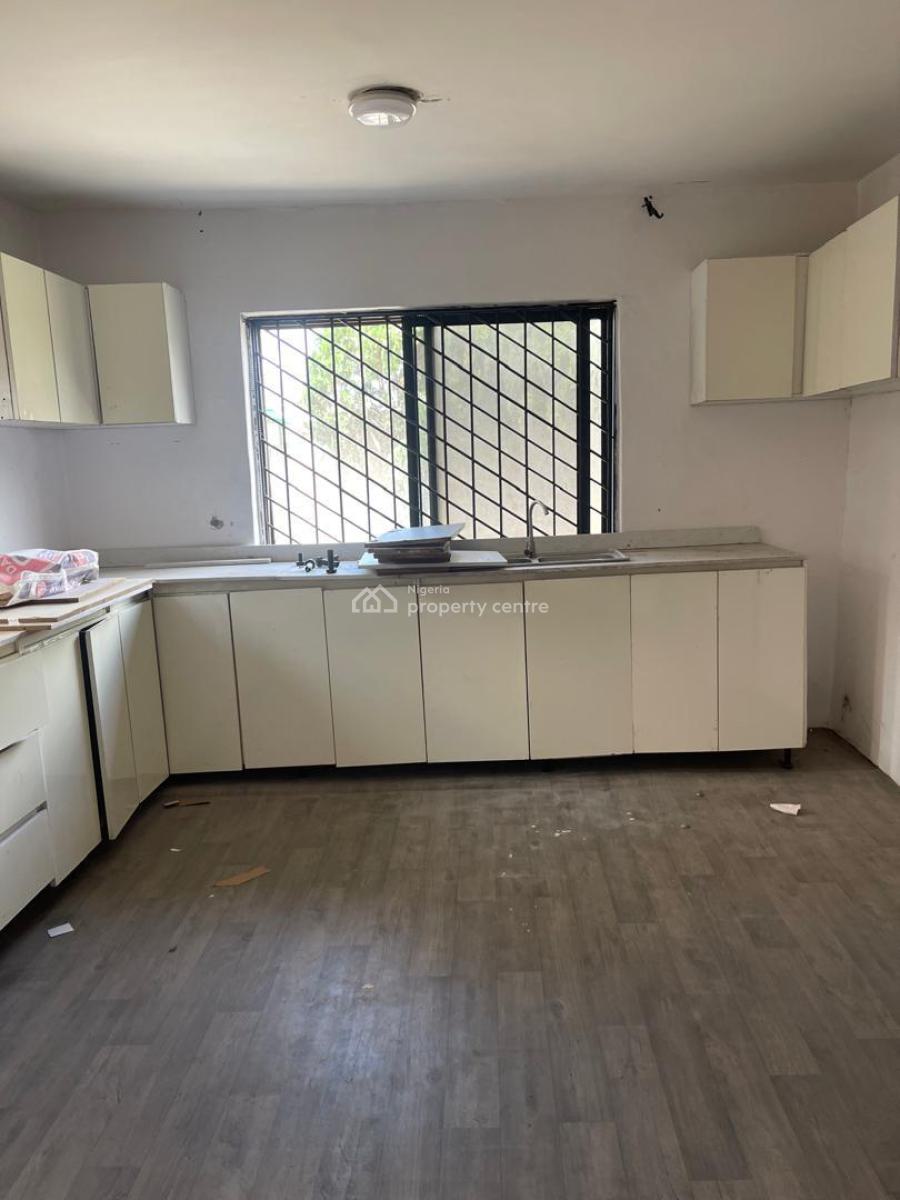 4-bedroom Semi-detached Duplex with Bq, Lekki Phase 1, Lekki, Lagos, Semi-detached Duplex for Rent