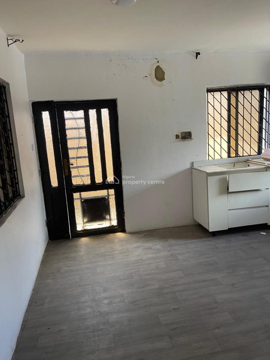 4-bedroom Semi-detached Duplex with Bq, Lekki Phase 1, Lekki, Lagos, Semi-detached Duplex for Rent