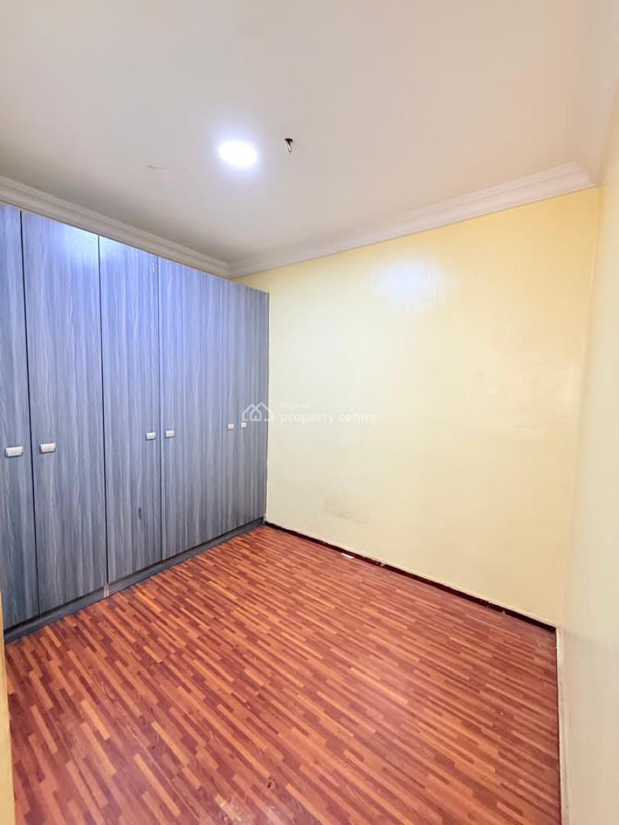 Well Renovated 4br, Phase2 Gra, Magodo, Lagos, Semi-detached Duplex for Rent