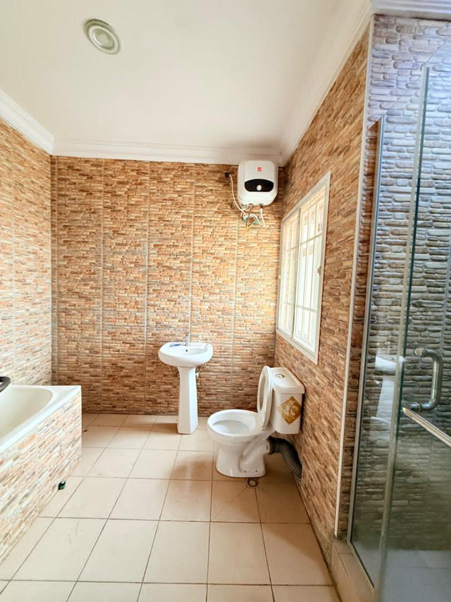 Well Renovated 4br, Phase2 Gra, Magodo, Lagos, Semi-detached Duplex for Rent