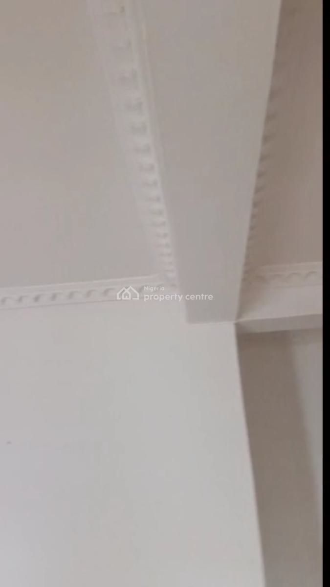 Urgent Letting Urgent Letting  a Standard 3 Bedroom Flat at Fakoya Are, Egbeda, Alimosho, Lagos, Flat / Apartment for Rent