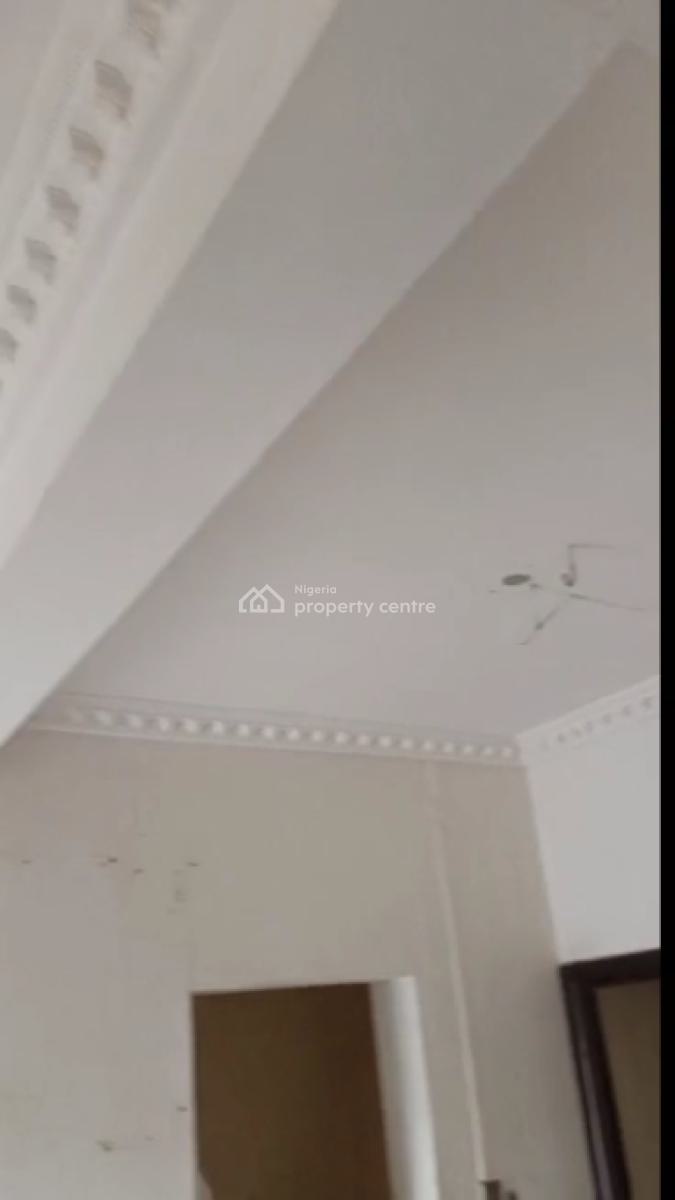 Urgent Letting Urgent Letting  a Standard 3 Bedroom Flat at Fakoya Are, Egbeda, Alimosho, Lagos, Flat / Apartment for Rent