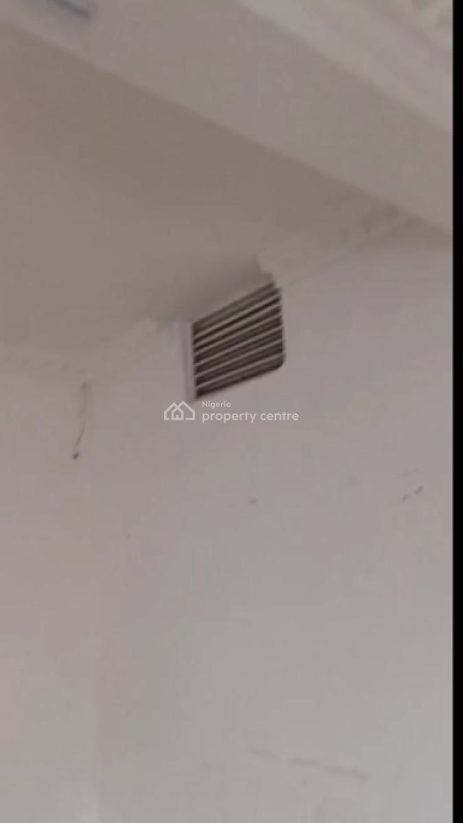 Urgent Letting Urgent Letting  a Standard 3 Bedroom Flat at Fakoya Are, Egbeda, Alimosho, Lagos, Flat / Apartment for Rent