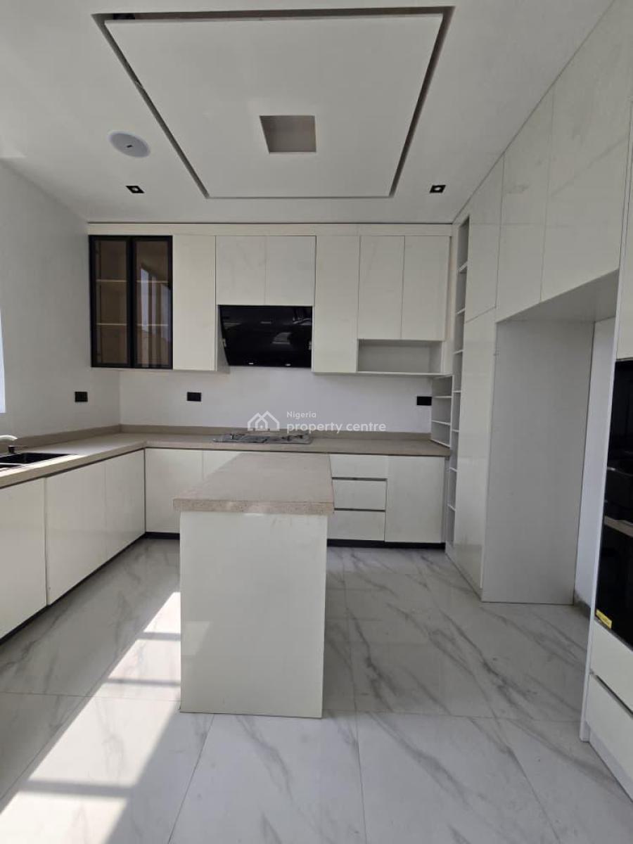 Grand Living Spaces with an Air of Elegance, Lekki Phase 1, Lekki, Lagos, Block of Flats for Sale