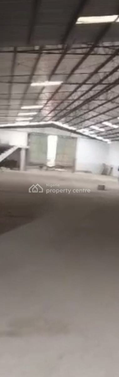 a Warehouse of 1,000 Square  Feet, Oshodi  Apapa  Expressway, Ilasamaja, Mushin, Lagos, Warehouse for Rent