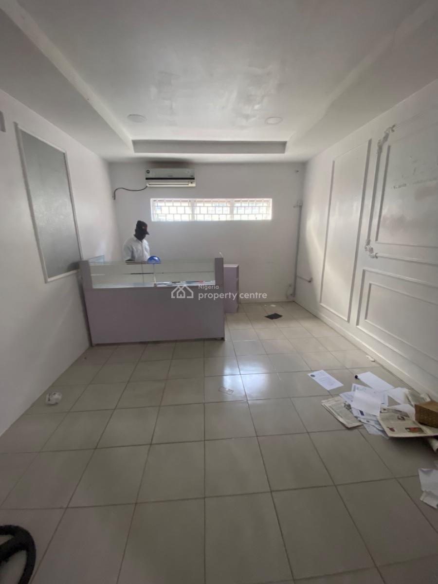 Shop in a High Commercial Busy Location, in a High Commercial Busy Location, Lekki Phase 1, Lekki, Lagos, Shop for Rent