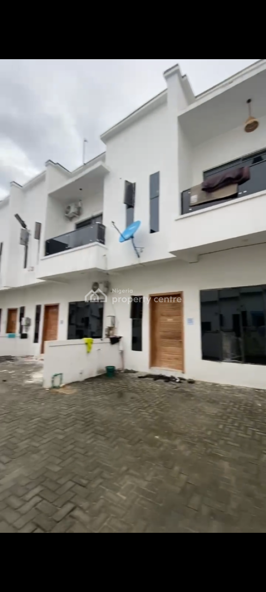 Standard 3 Bedrooms Terraced Duplex, Ikota, Lekki, Lagos, Terraced Duplex for Sale