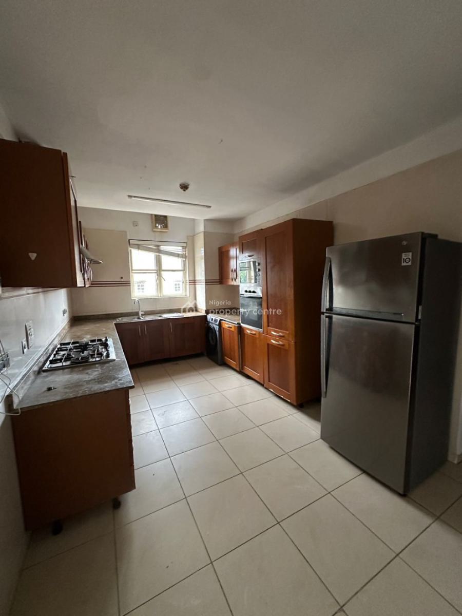Well Maintained Spacious 3 Bedroom Apartment on The 2nd Floor, Ikoyi, Lagos, Flat / Apartment for Rent