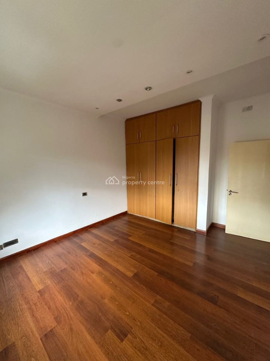 Well Maintained Spacious 3 Bedroom Apartment on The 2nd Floor, Ikoyi, Lagos, Flat / Apartment for Rent