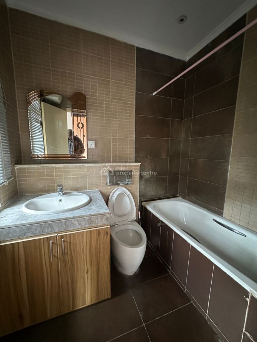 Well Maintained Spacious 3 Bedroom Apartment on The 2nd Floor, Ikoyi, Lagos, Flat / Apartment for Rent