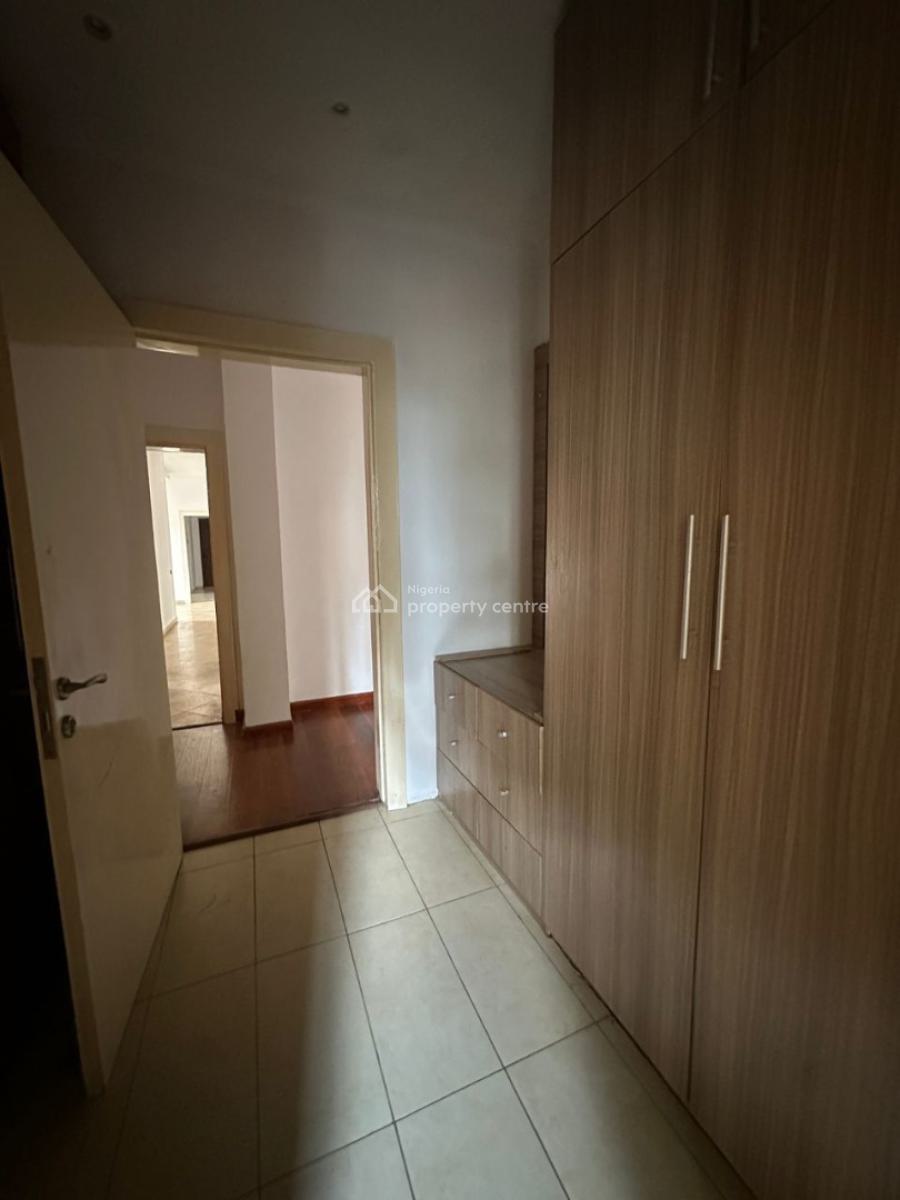 Well Maintained Spacious 3 Bedroom Apartment on The 2nd Floor, Ikoyi, Lagos, Flat / Apartment for Rent