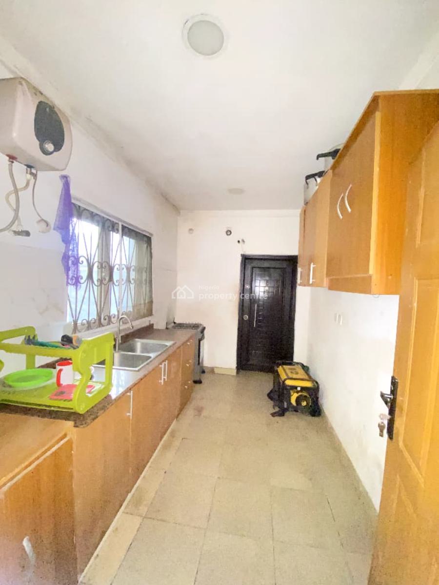 Classic 4 Bedroom Terrace Duplex for in a Secure Estate, Ologolo, Lekki, Lagos, Terraced Duplex for Rent