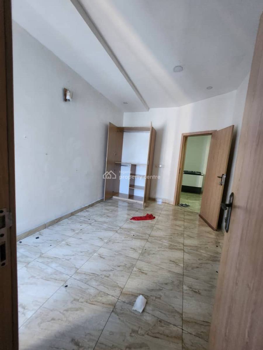 Spacious Semi Master Room Shared Apartment, Orchid Road Lekki, Lekki, Lagos, Self Contain (single Rooms) for Rent