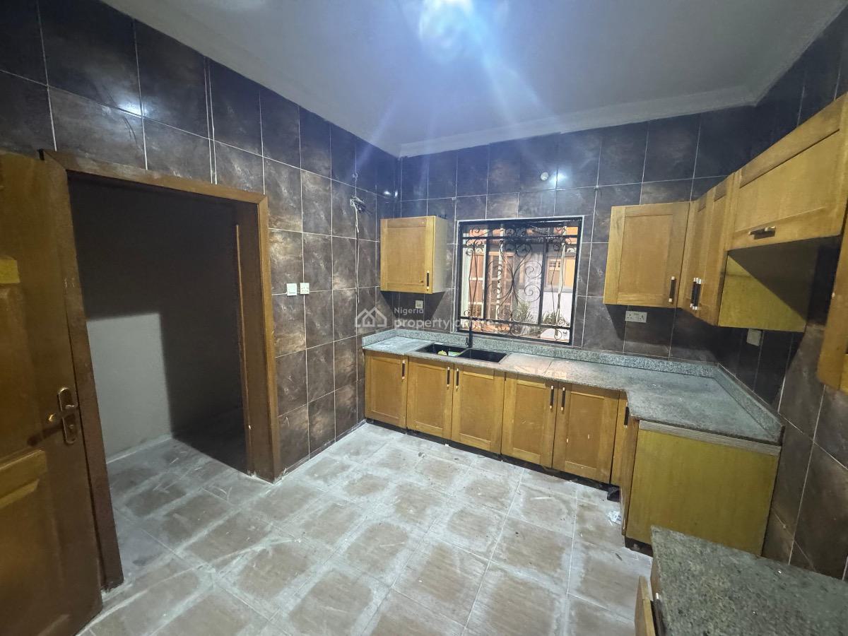 a Super Clean and Spacious 3 Bedrooms Apartment, Lekki Phase 1, Lekki, Lagos, House for Rent
