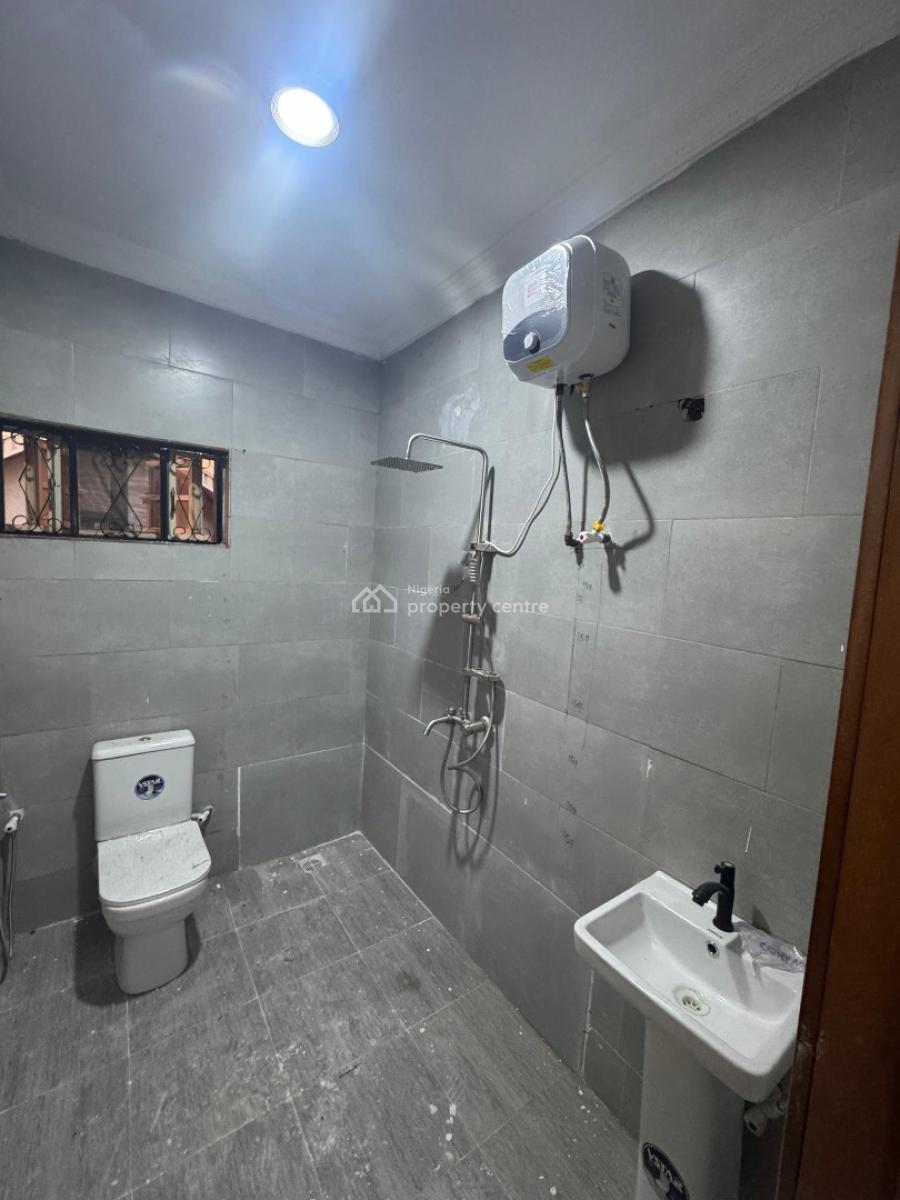a Super Clean and Spacious 3 Bedrooms Apartment, Lekki Phase 1, Lekki, Lagos, House for Rent