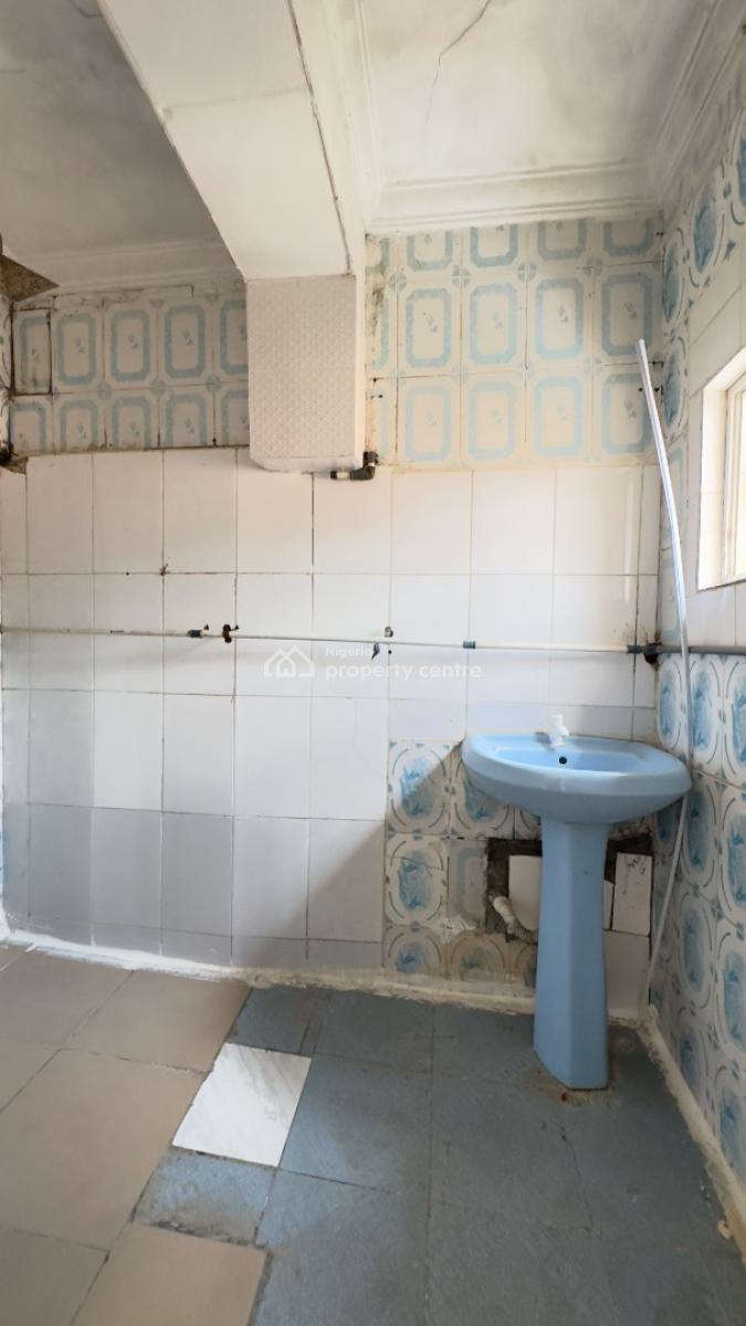 Newly Vacated Selfcon, 3rd Ave Gwarinpa, Gwarinpa, Abuja, Flat / Apartment for Rent
