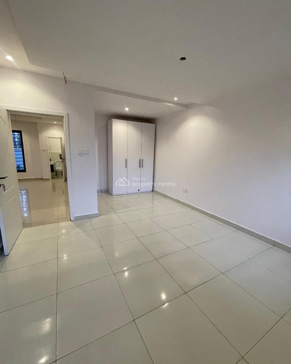 Lovely 1 Bedroom Apartment with Bq, Lekki Phase 1, Lekki, Lagos, Flat / Apartment for Sale