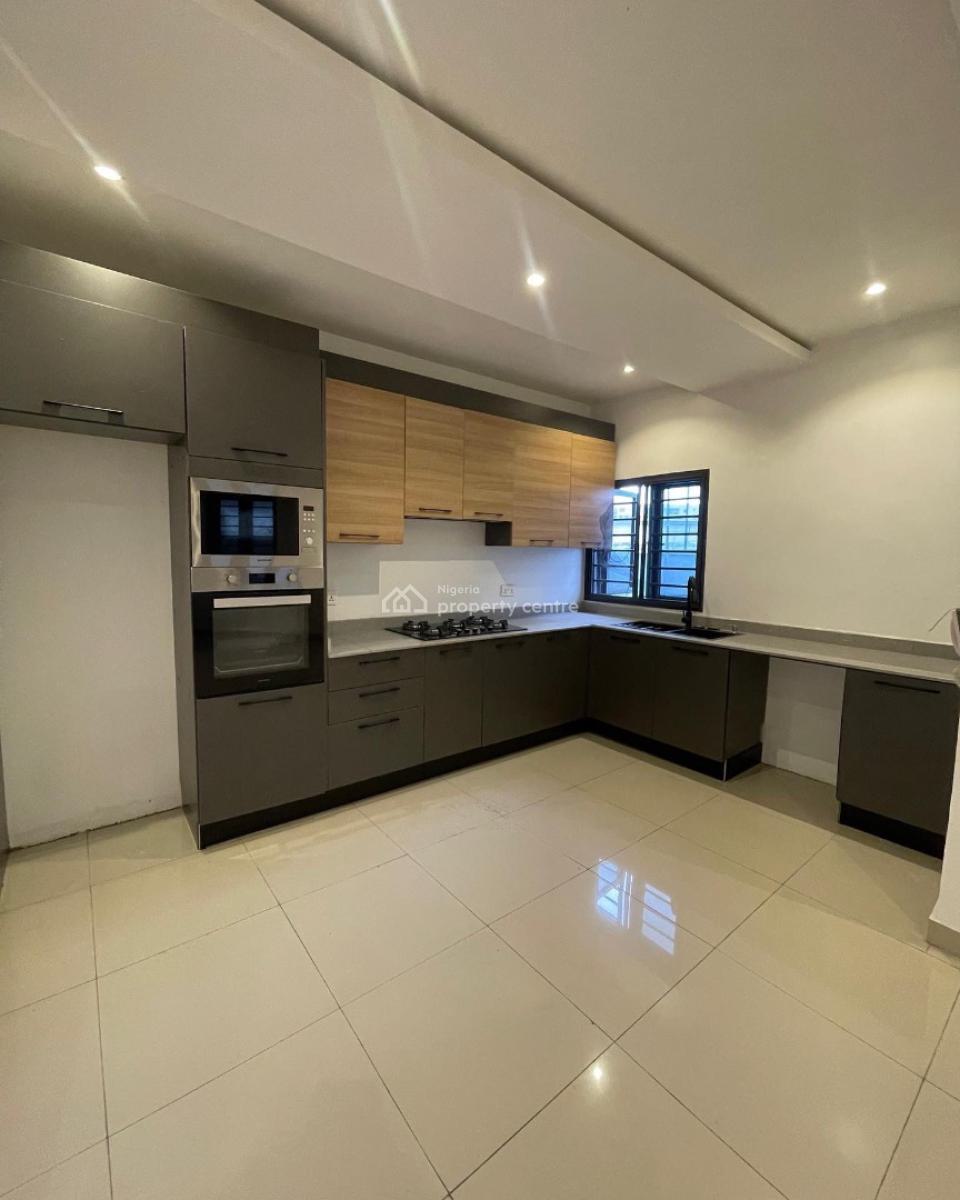 Lovely 1 Bedroom Apartment with Bq, Lekki Phase 1, Lekki, Lagos, Flat / Apartment for Sale