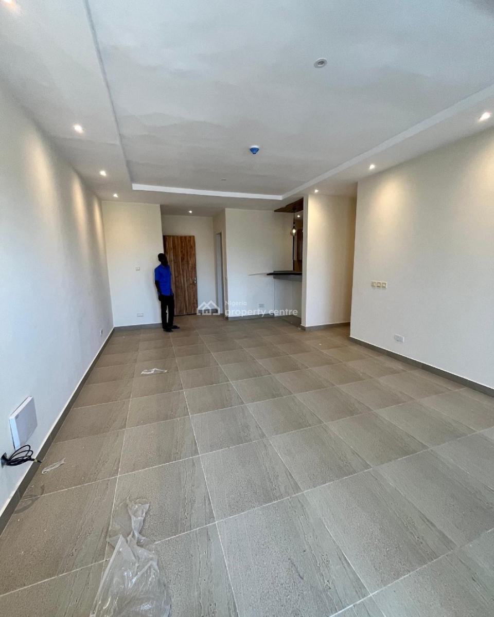 Lovely 3 Bedroom Apartment with Bq, Lekki Phase 1, Lekki, Lagos, Block of Flats for Sale