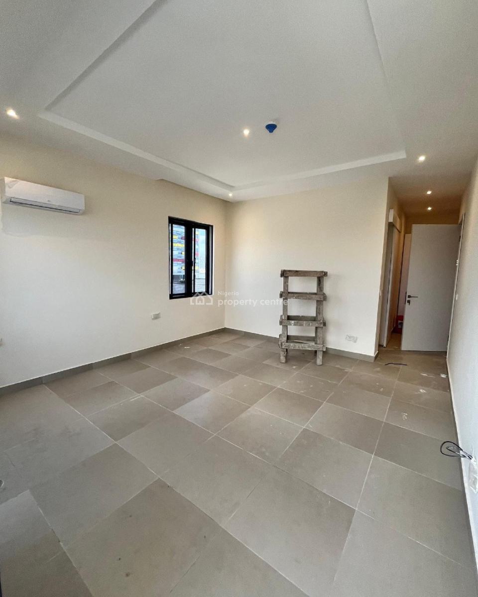 Lovely 3 Bedroom Apartment with Bq, Lekki Phase 1, Lekki, Lagos, Block of Flats for Sale
