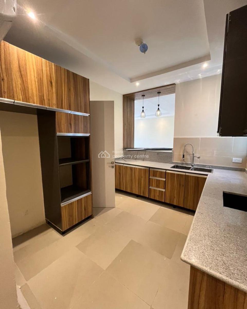 Lovely 3 Bedroom Apartment with Bq, Lekki Phase 1, Lekki, Lagos, Block of Flats for Sale