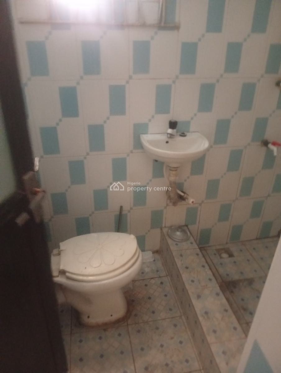 2 Bedroom Flat, Obafalabi Street, Behind Zenith Bank, Ojodu Berger, Ojodu, Lagos, Flat / Apartment for Rent