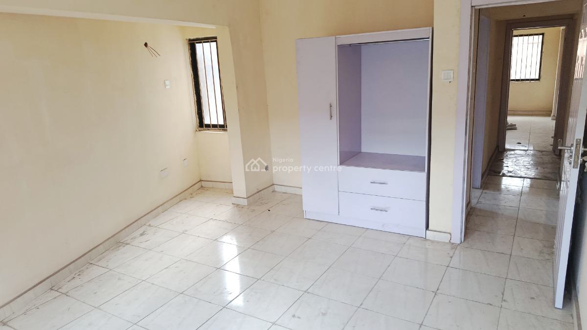 Renovated Spacious 4 Bedroom Flat, Off Obafemi Awolowo Way, Ikeja, Lagos, Flat / Apartment for Rent