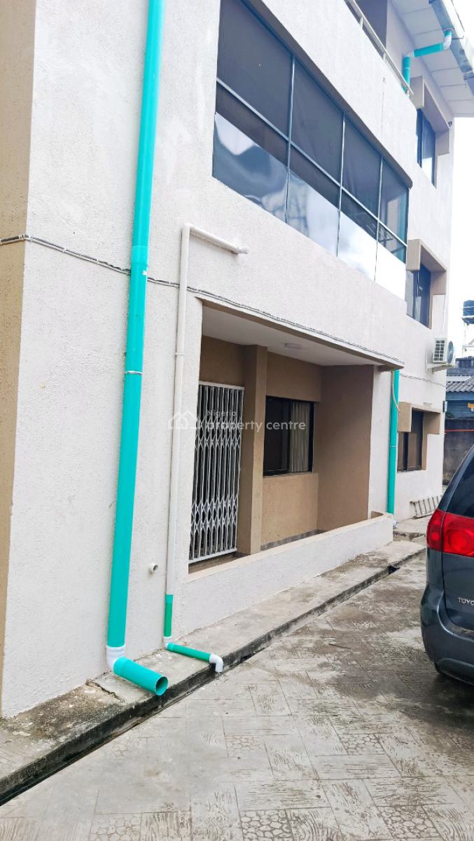 Renovated Spacious 4 Bedroom Flat, Off Obafemi Awolowo Way, Ikeja, Lagos, Flat / Apartment for Rent