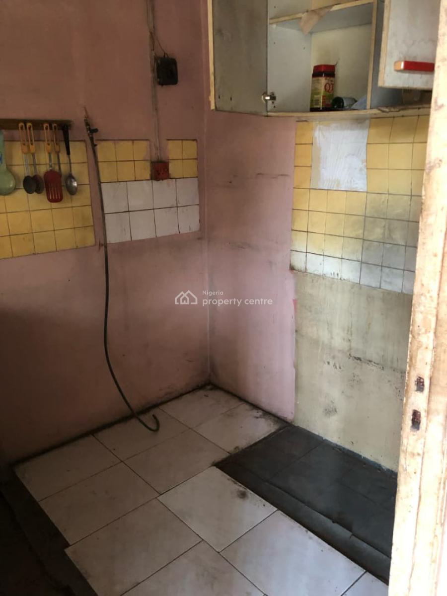 2-bedroom Flat, Off Ogunlana Drive, Ogunlana, Surulere, Lagos, Flat / Apartment for Rent