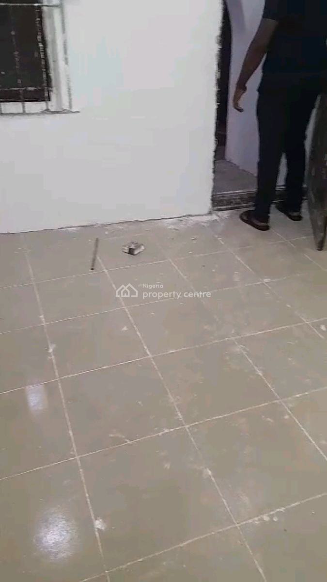 Standard 2 Bedroom Flat, Ogudu Central, Ogudu, Lagos, Flat / Apartment for Rent