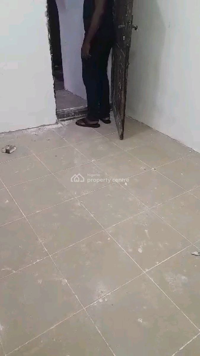 Standard 2 Bedroom Flat, Ogudu Central, Ogudu, Lagos, Flat / Apartment for Rent