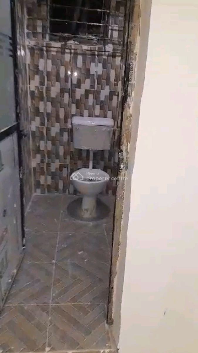 Standard 2 Bedroom Flat, Ogudu Central, Ogudu, Lagos, Flat / Apartment for Rent