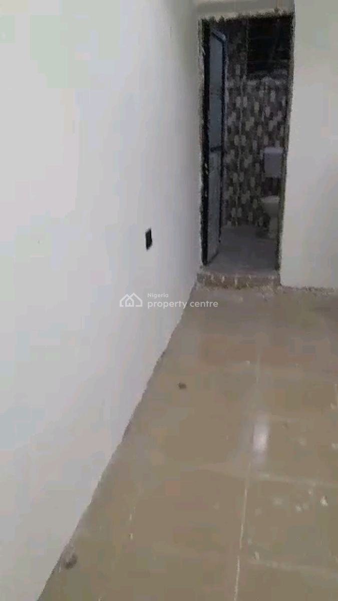 Standard 2 Bedroom Flat, Ogudu Central, Ogudu, Lagos, Flat / Apartment for Rent