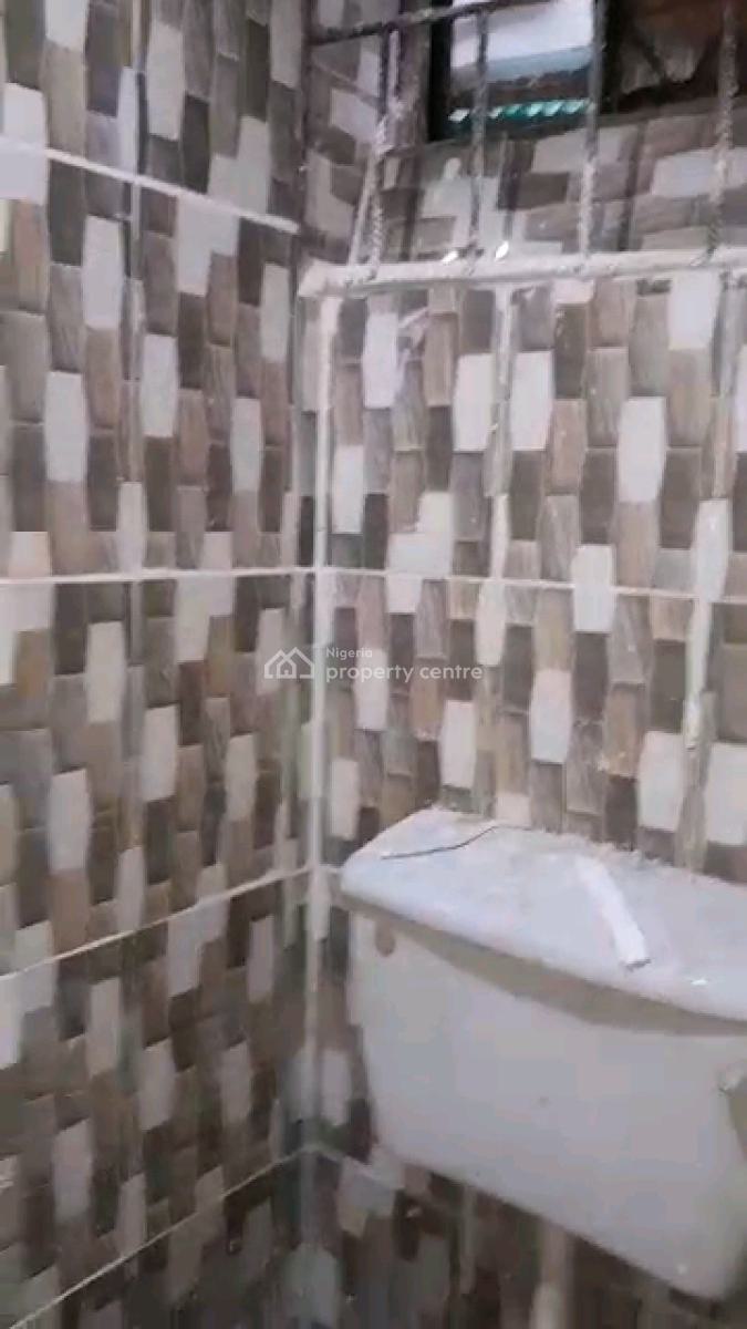 Standard 2 Bedroom Flat, Ogudu Central, Ogudu, Lagos, Flat / Apartment for Rent