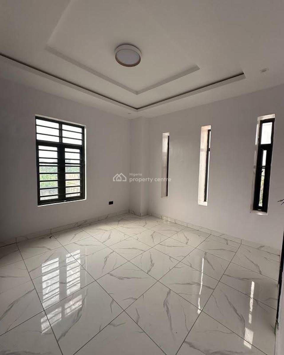 Distress 2bedroom Apartment, Lekki Scheme 2, Ajah, Lagos, Flat / Apartment for Sale