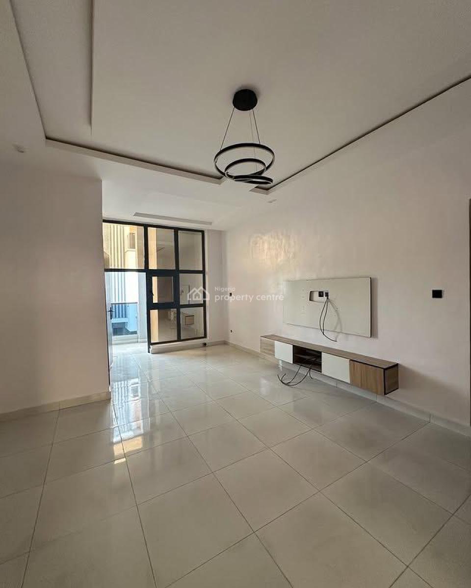 Distress 2bedroom Apartment, Lekki Scheme 2, Ajah, Lagos, Flat / Apartment for Sale