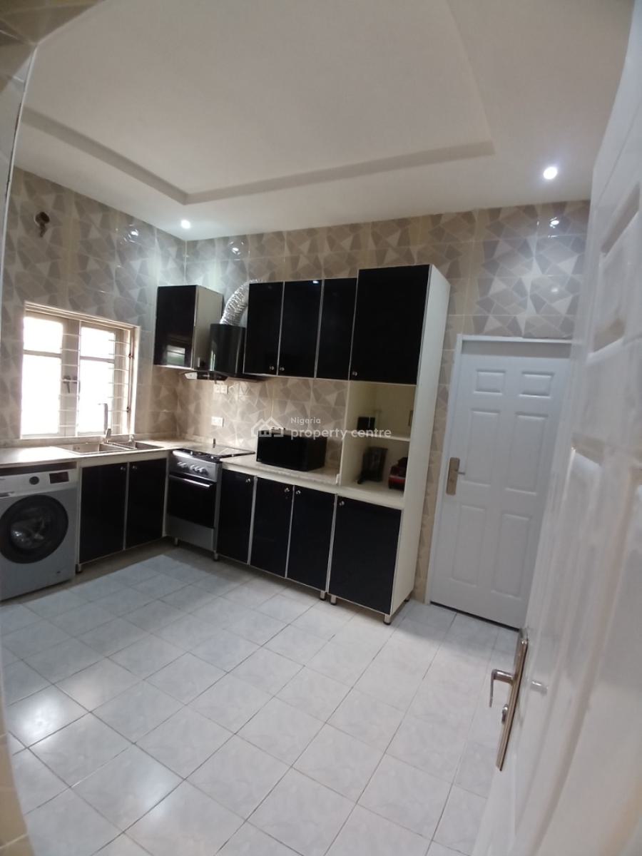 Smart 3 Bedroom Block of Flat with 1room Bq, Guzape Abuja Diplomatic Zone, Guzape District, Abuja, House for Rent