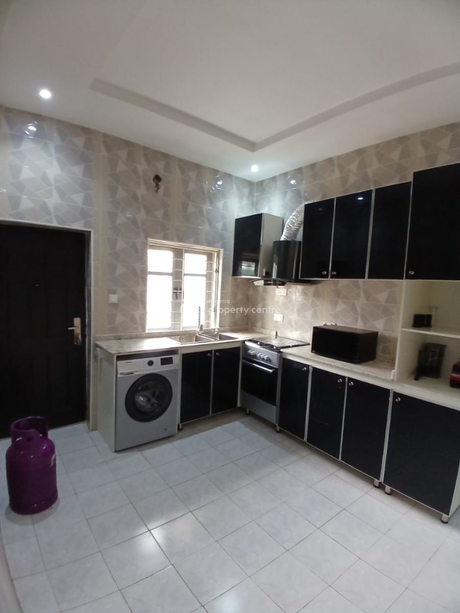 Smart 3 Bedroom Block of Flat with 1room Bq, Guzape Abuja Diplomatic Zone, Guzape District, Abuja, House for Rent
