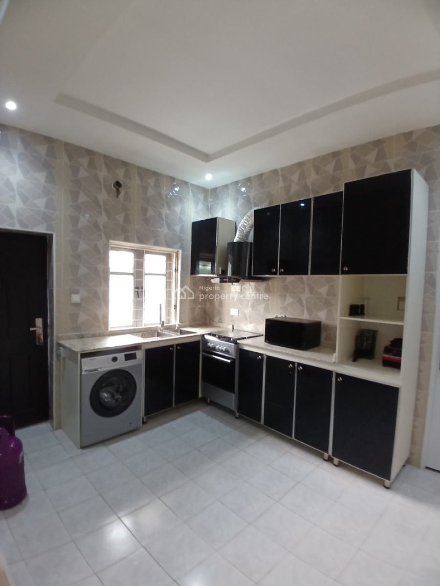 Smart 3 Bedroom Block of Flat with 1room Bq, Guzape Abuja Diplomatic Zone, Guzape District, Abuja, House for Rent