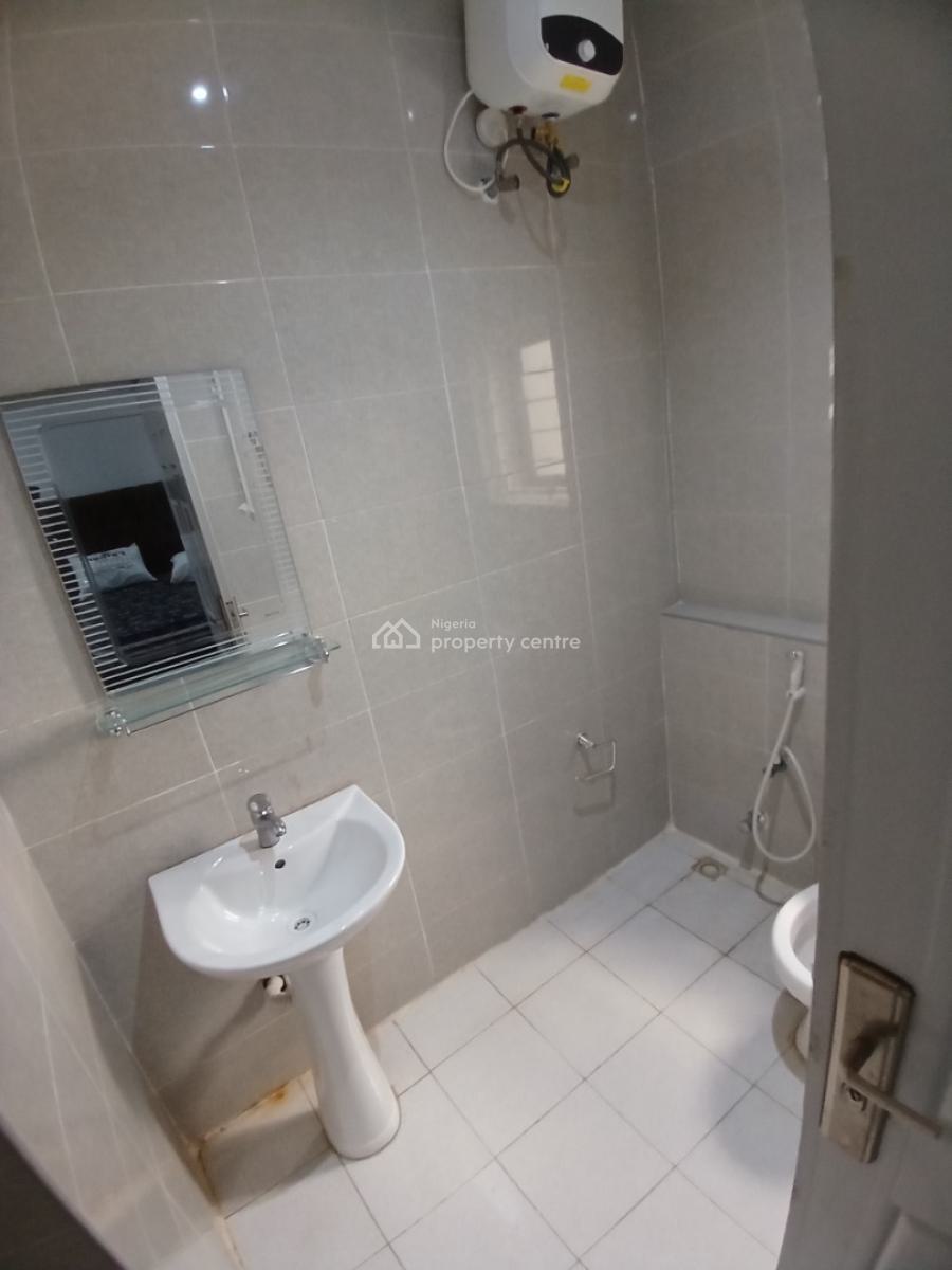 Smart 3 Bedroom Block of Flat with 1room Bq, Guzape Abuja Diplomatic Zone, Guzape District, Abuja, House for Rent